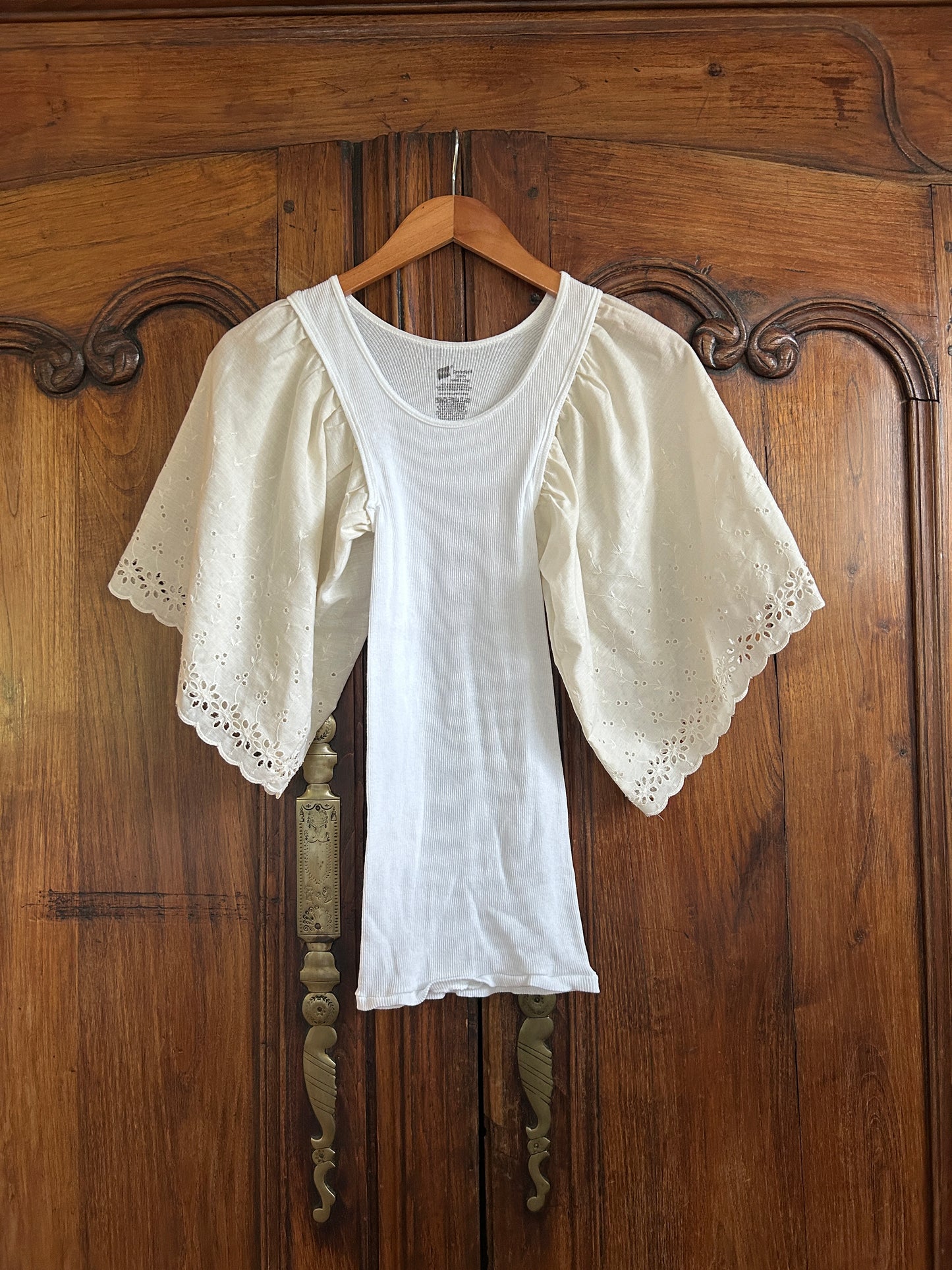 Dee Tee - White with Cream Eyelet Sleeve