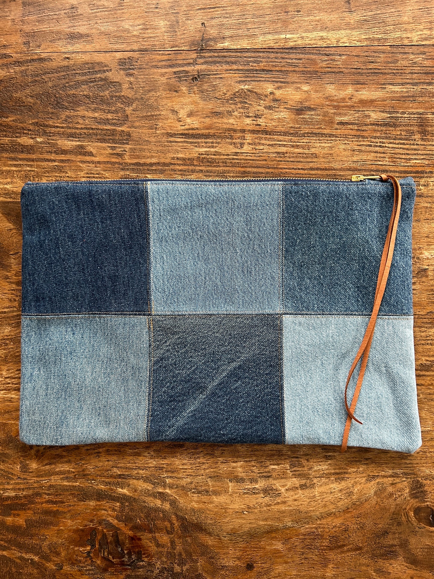 Legacy Clutch Bag - Violet