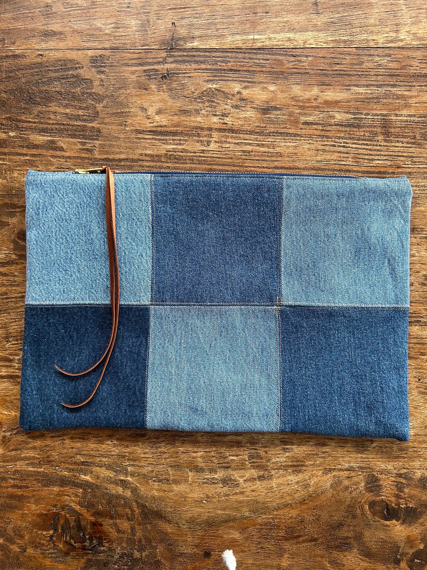 Legacy Clutch Bag - Violet