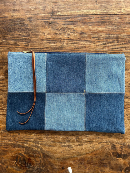 Legacy Clutch Bag - Violet